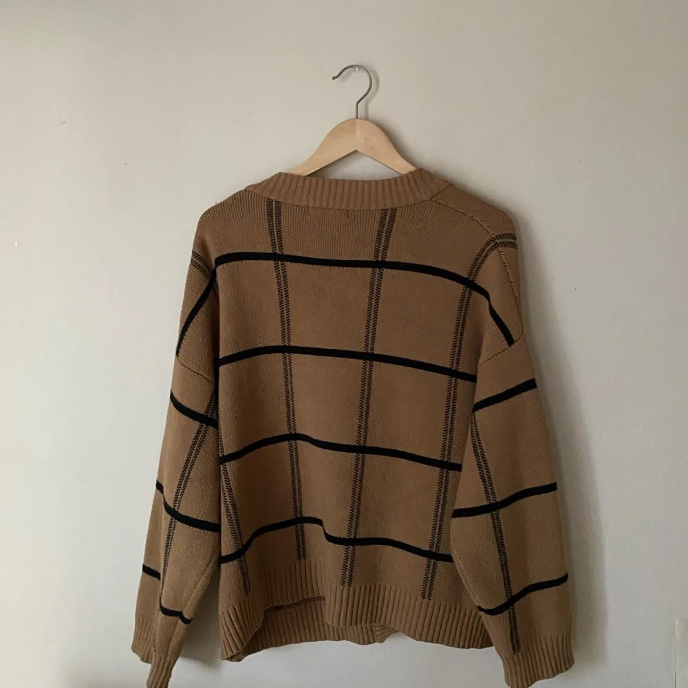 Oak + Fort Oversized Plaid Cardigan - Picture 8 of 11